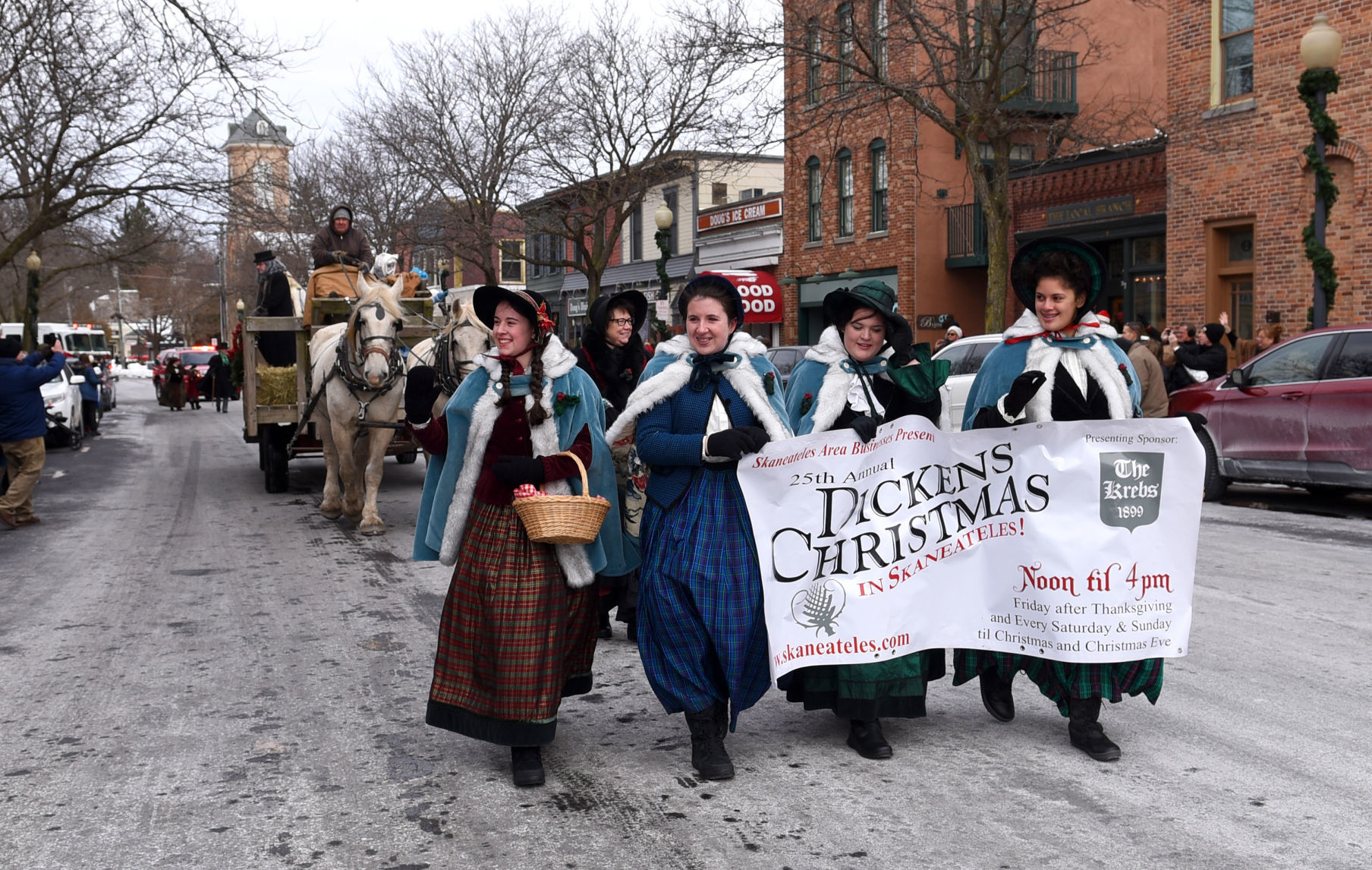 Dickens Christmas2.JPG